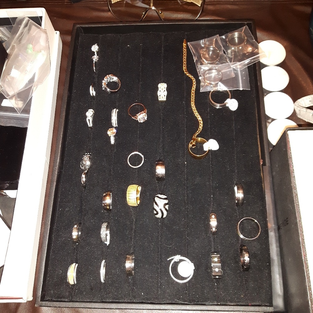 Fashion Watches & Rings - Picture 7 of 7